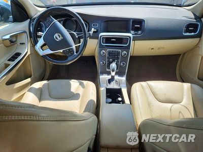 Zdjęcie 8 z 13 samochodu: 2014 VOLVO S60 T5 VIN:YV1612FS0E2273103 - miniatura