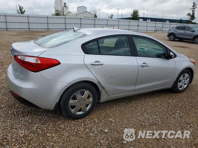 Trzecie zdjęcie samochodu z tyłu: 2016 KIA FORTE LX VIN:KNAFK4A68G5542701 - miniatura