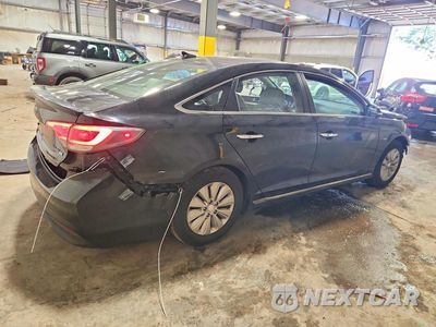 Trzecie zdjęcie samochodu z tyłu: 2016 HYUNDAI SONATA HYBRID SE VIN:KMHE24L10GA035990 - miniatura