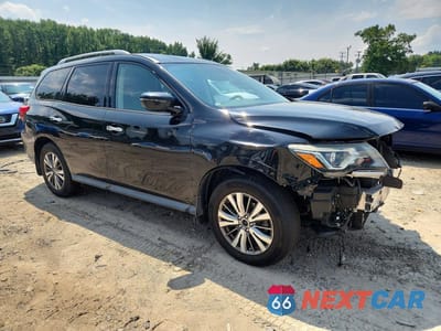 Czwarte zdjęcie samochodu z boku: 2018 NISSAN PATHFINDER SV VIN:5N1DR2MM2JC631554 - miniatura