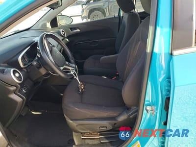 Zdjęcie 7 z 13 samochodu: 2020 CHEVROLET SONIC LT VIN:1G1JD6SB1L4107977 - miniatura