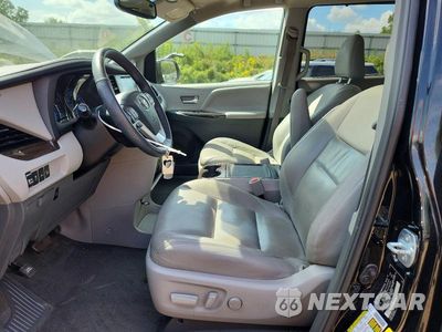 Zdjęcie 7 z 13 samochodu: 2017 TOYOTA SIENNA XLE 7-PASSENGER VIN:5TDDZ3DC6HS159076 - miniatura