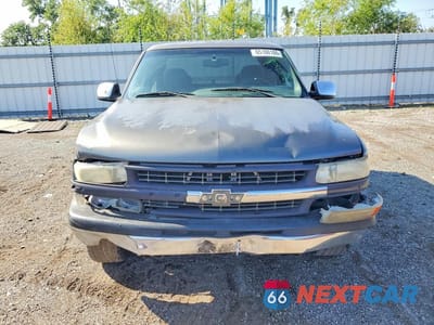 Piąte zdjęcie samochodu w środku: 2002 CHEVROLET SILVERADO C1500 VIN:2GCEC19T521349338 - miniatura