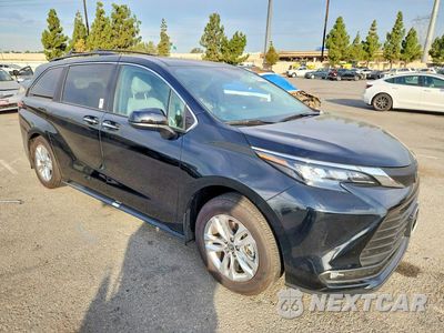 Czwarte zdjęcie samochodu z boku: 2026 TOYOTA SIENNA XLE 7-PASSENGER VIN:5TDYRKEC6TS333120 - miniatura