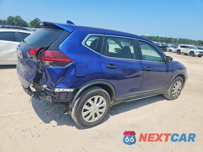 Trzecie zdjęcie samochodu z tyłu: 2018 NISSAN ROGUE S VIN:5N1AT2MT1JC720091 - miniatura