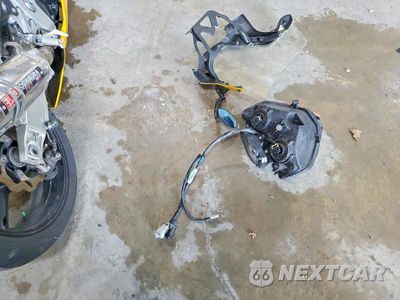 Zdjęcie 9 z 10 samochodu: 2003 SUZUKI GSX-R750 VIN:JS1GR7HA532102245 - miniatura
