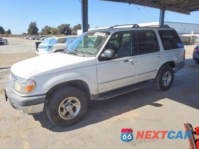 2000 FORD EXPLORER XLT 1FMZU73E1YZC43038 - główne zdjęcie licytacji z USA - miniatura