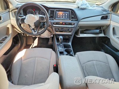 Zdjęcie 8 z 12 samochodu: 2019 HYUNDAI SONATA SE VIN:5NPE24AF5KH757833 - miniatura