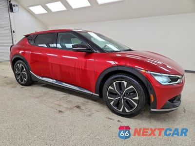 Czwarte zdjęcie samochodu z boku: 2023 KIA EV6 WIND VIN:KNDC34LA5P5604396 - miniatura