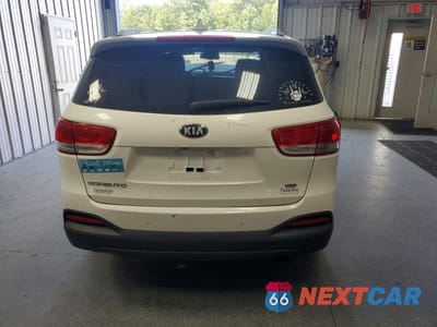 Zdjęcie 6 z 13 samochodu: 2016 KIA SORENTO LX VIN:5XYPGDA34GG020735 - miniatura