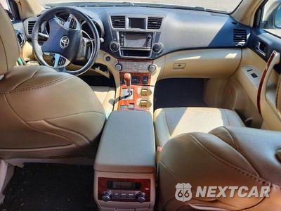 Zdjęcie 8 z 13 samochodu: 2013 TOYOTA HIGHLANDER LIMITED VIN:5TDYK3EH7DS094250 - miniatura