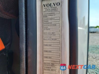 Zdjęcie 12 z 13 samochodu: 2017 VOLVO VNL SEMI TRUCK VIN:4V4N39TG9HN987954 - miniatura