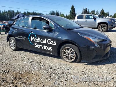 Czwarte zdjęcie samochodu z boku: 2017 TOYOTA PRIUS THREE VIN:JTDKARFU2H3052499 - miniatura