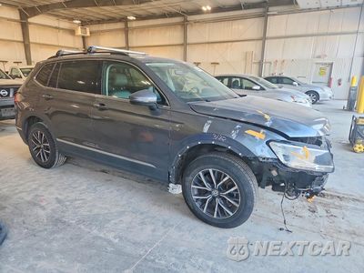 Czwarte zdjęcie samochodu z boku: 2020 VOLKSWAGEN TIGUAN SE VIN:3VV2B7AX5LM023493 - miniatura