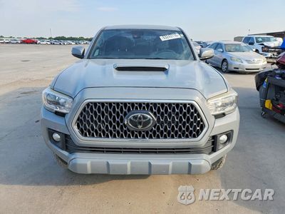 Piąte zdjęcie samochodu w środku: 2019 TOYOTA TACOMA TRD SPORT VIN:3TMCZ5AN8KM282981 - miniatura