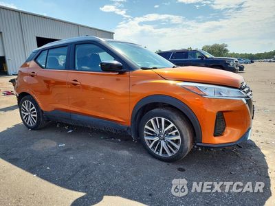 Czwarte zdjęcie samochodu z boku: 2021 NISSAN KICKS SV VIN:3N1CP5CV9ML493010 - miniatura