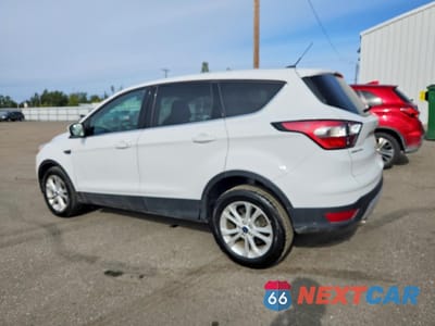 Drugie zdjęcie samochodu z przodu: 2017 FORD ESCAPE SE VIN:1FMCU9GD4HUC27481 - miniatura