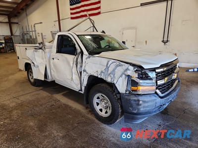 Czwarte zdjęcie samochodu z boku: 2016 CHEVROLET SILVERADO K1500 VIN:1GBNKNEC8GZ178393 - miniatura