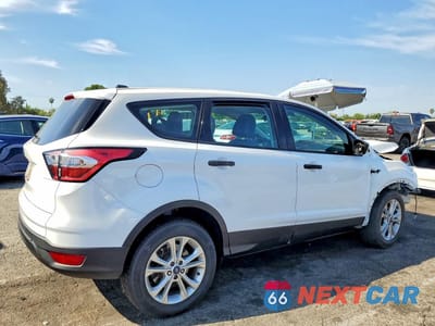 Trzecie zdjęcie samochodu z tyłu: 2017 FORD ESCAPE S VIN:1FMCU0F75HUC95831 - miniatura