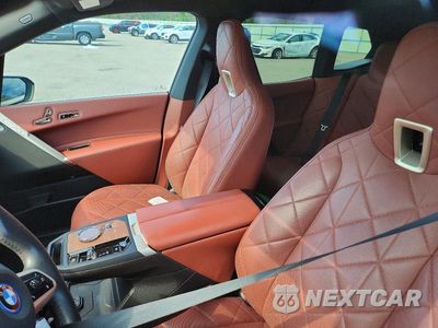 Zdjęcie 10 z 12 samochodu: 2023 BMW IX M60 VIN:WB533CF06PCL50976 - miniatura