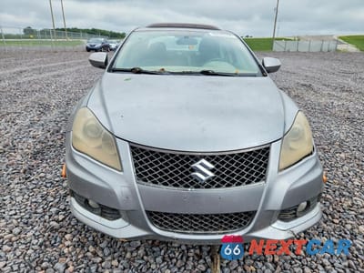 Piąte zdjęcie samochodu w środku: 2012 SUZUKI KIZASHI SPORT GTS VIN:JS2RF9A60C6100068 - miniatura