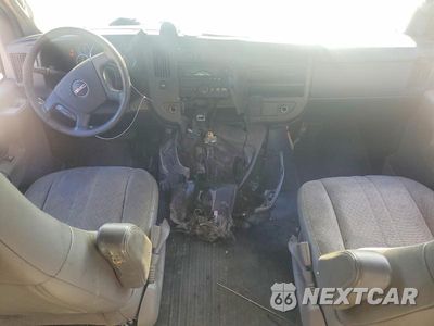 Zdjęcie 8 z 13 samochodu: 2017 GMC SAVANA G2500 VIN:1GTW7AFF3H1911517 - miniatura