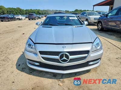 Piąte zdjęcie samochodu w środku: 2015 MERCEDES-BENZ SLK 250 VIN:WDDPK4HA6FF096841 - miniatura
