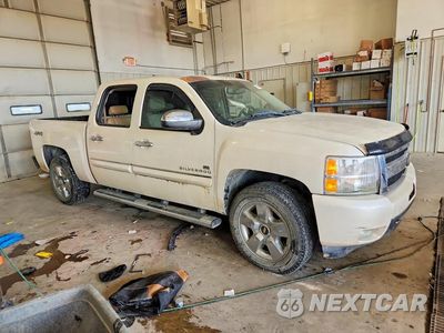Czwarte zdjęcie samochodu z boku: 2011 CHEVROLET SILVERADO K1500 LTZ VIN:3GCPKTE37BG398139 - miniatura