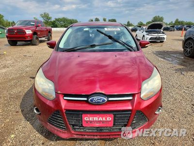 Piąte zdjęcie samochodu w środku: 2014 FORD FOCUS TITANIUM VIN:1FADP3N29EL329834 - miniatura