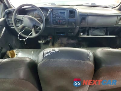 Zdjęcie 8 z 12 samochodu: 2007 CHEVROLET SILVERADO C2500 HEAVY DUTY VIN:1GBHC29U57E153132 - miniatura