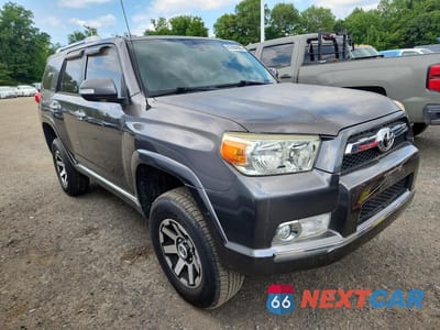 Czwarte zdjęcie samochodu z boku: 2011 TOYOTA 4RUNNER SR5 VIN:JTEBU5JR4B5041384 - miniatura