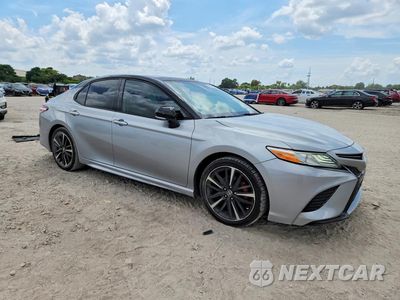 Czwarte zdjęcie samochodu z boku: 2020 TOYOTA CAMRY XSE VIN:4T1K61AK3LU366024 - miniatura