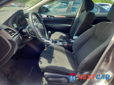 Zdjęcie 7 z 12 samochodu: 2018 NISSAN SENTRA S VIN:3N1AB7AP2JY273843 - miniatura