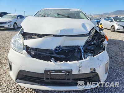 Piąte zdjęcie samochodu w środku: 2015 TOYOTA PRIUS TWO VIN:JTDKN3DU2F1918702 - miniatura