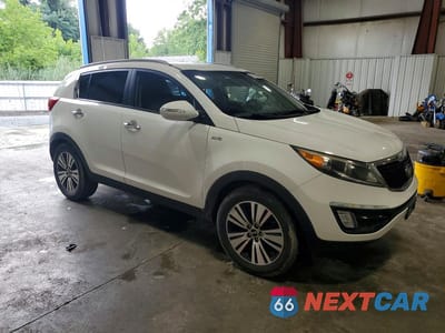 Czwarte zdjęcie samochodu z boku: 2014 KIA SPORTAGE EX VIN:KNDPCCAC1E7630060 - miniatura