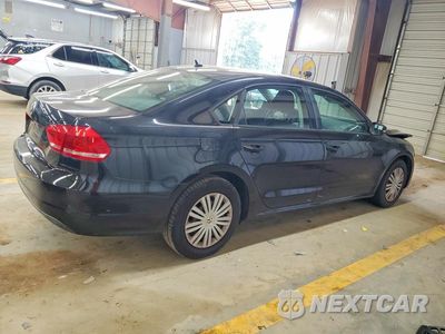 Trzecie zdjęcie samochodu z tyłu: 2014 VOLKSWAGEN PASSAT S VIN:1VWAP7A30EC008703 - miniatura