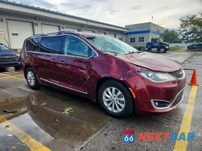 Czwarte zdjęcie samochodu z boku: 2018 CHRYSLER PACIFICA TOURING L VIN:2C4RC1BG1JR182748 - miniatura