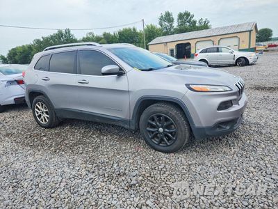 Czwarte zdjęcie samochodu z boku: 2017 JEEP CHEROKEE LATITUDE VIN:1C4PJMCS3HD213660 - miniatura