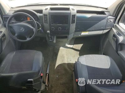 Zdjęcie 8 z 13 samochodu: 2013 MERCEDES-BENZ SPRINTER 2500 VIN:WD4PE8CC0D5768628 - miniatura