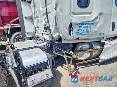 Zdjęcie 14 z 14 samochodu: 2018 FREIGHTLINER CASCADIA 125 VIN:3ALXGF00XJDJS7591 - miniatura