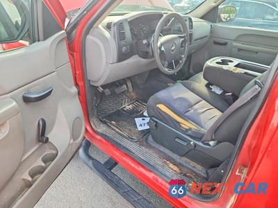 Zdjęcie 8 z 11 samochodu: 2010 CHEVROLET SILVERADO C1500 VIN:1GCPCPEXXAZ189337 - miniatura