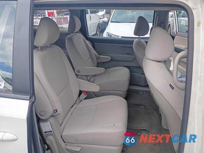Zdjęcie 6 z 10 samochodu: 2017 KIA SEDONA L VIN:KNDMA5C11H6285610 - miniatura