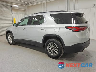 Drugie zdjęcie samochodu z przodu: 2022 CHEVROLET TRAVERSE LT VIN:1GNEVMKWXNJ170164 - miniatura