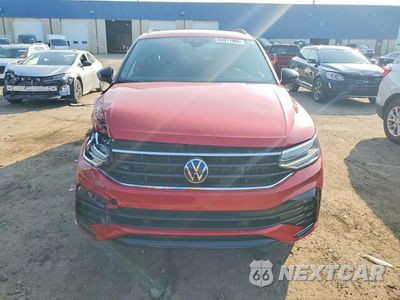 Piąte zdjęcie samochodu w środku: 2024 VOLKSWAGEN TIGUAN SE R-LINE BLACK VIN:3VV8B7AX9RM032300 - miniatura