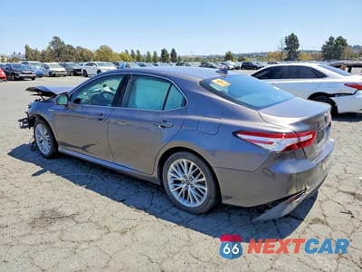 Drugie zdjęcie samochodu z przodu: 2018 TOYOTA CAMRY HYBRID XLE VIN:4T1B21HK1JU005888 - miniatura