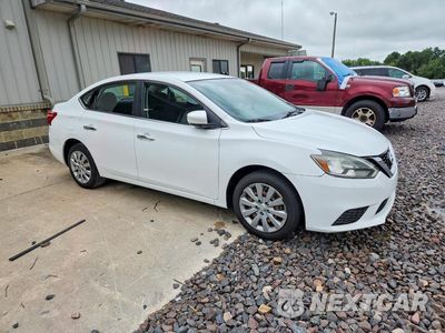 Czwarte zdjęcie samochodu z boku: 2016 NISSAN SENTRA S VIN:3N1AB7AP7GY217020 - miniatura