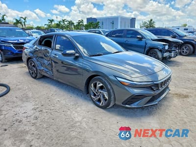 Czwarte zdjęcie samochodu z boku: 2025 HYUNDAI ELANTRA SEL SPORT VIN:KMHLM4DG4SU046034 - miniatura