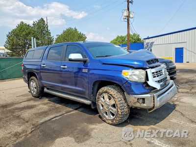 Czwarte zdjęcie samochodu z boku: 2014 TOYOTA TUNDRA CREWMAX PLATINUM VIN:5TFAW5F16EX389984 - miniatura