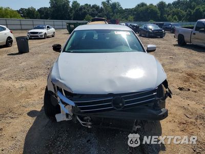 Piąte zdjęcie samochodu w środku: 2017 VOLKSWAGEN JETTA S VIN:3VW2B7AJ0HM312537 - miniatura