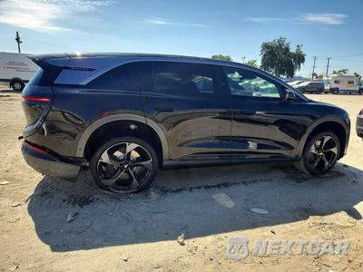 Trzecie zdjęcie samochodu z tyłu: 2026 LUCID MOTORS GRAVITY GRAND TOURING VIN:7UUG1GHK5TA028918 - miniatura